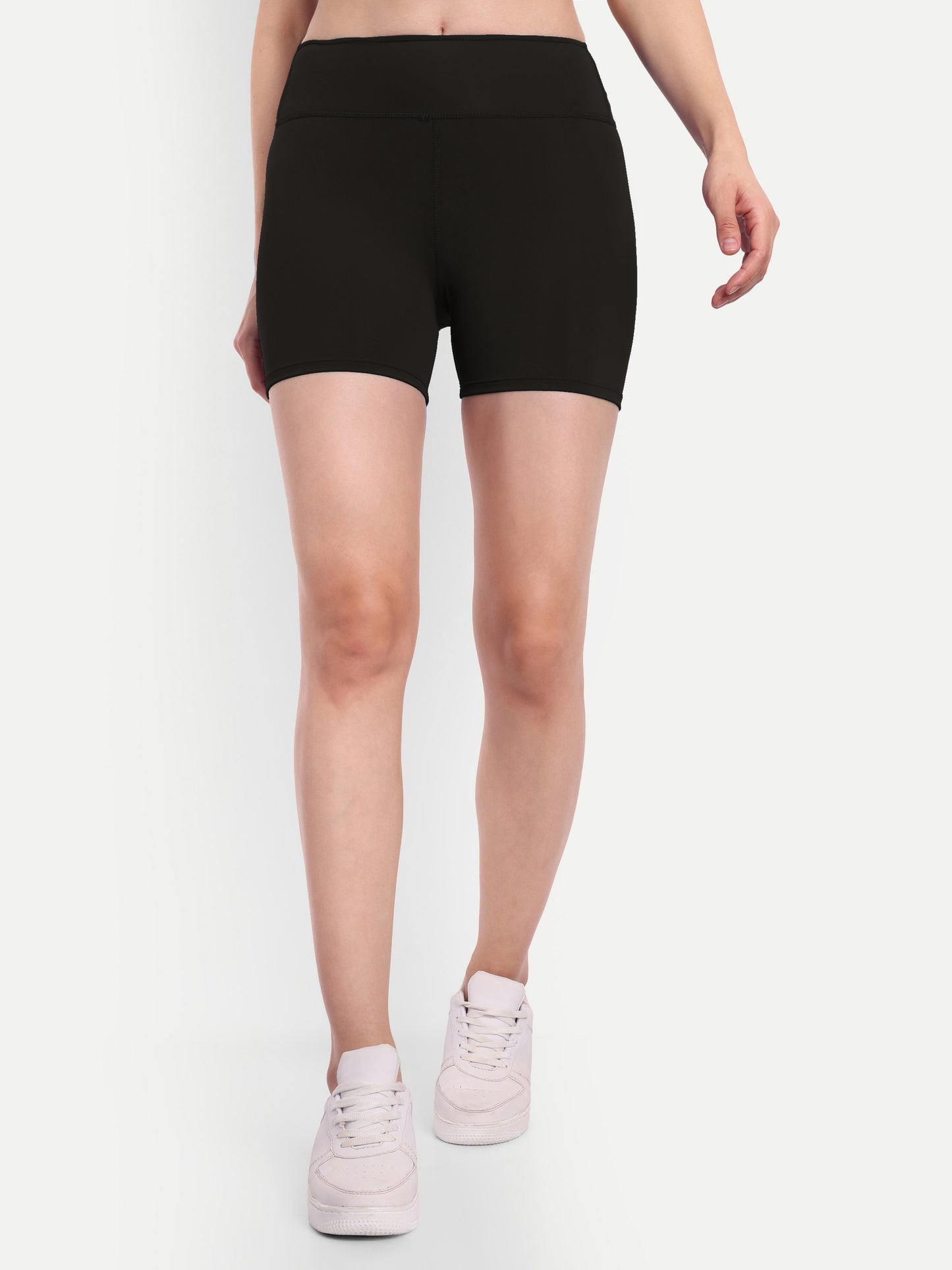 ALICIA SHORTS IN BLACK