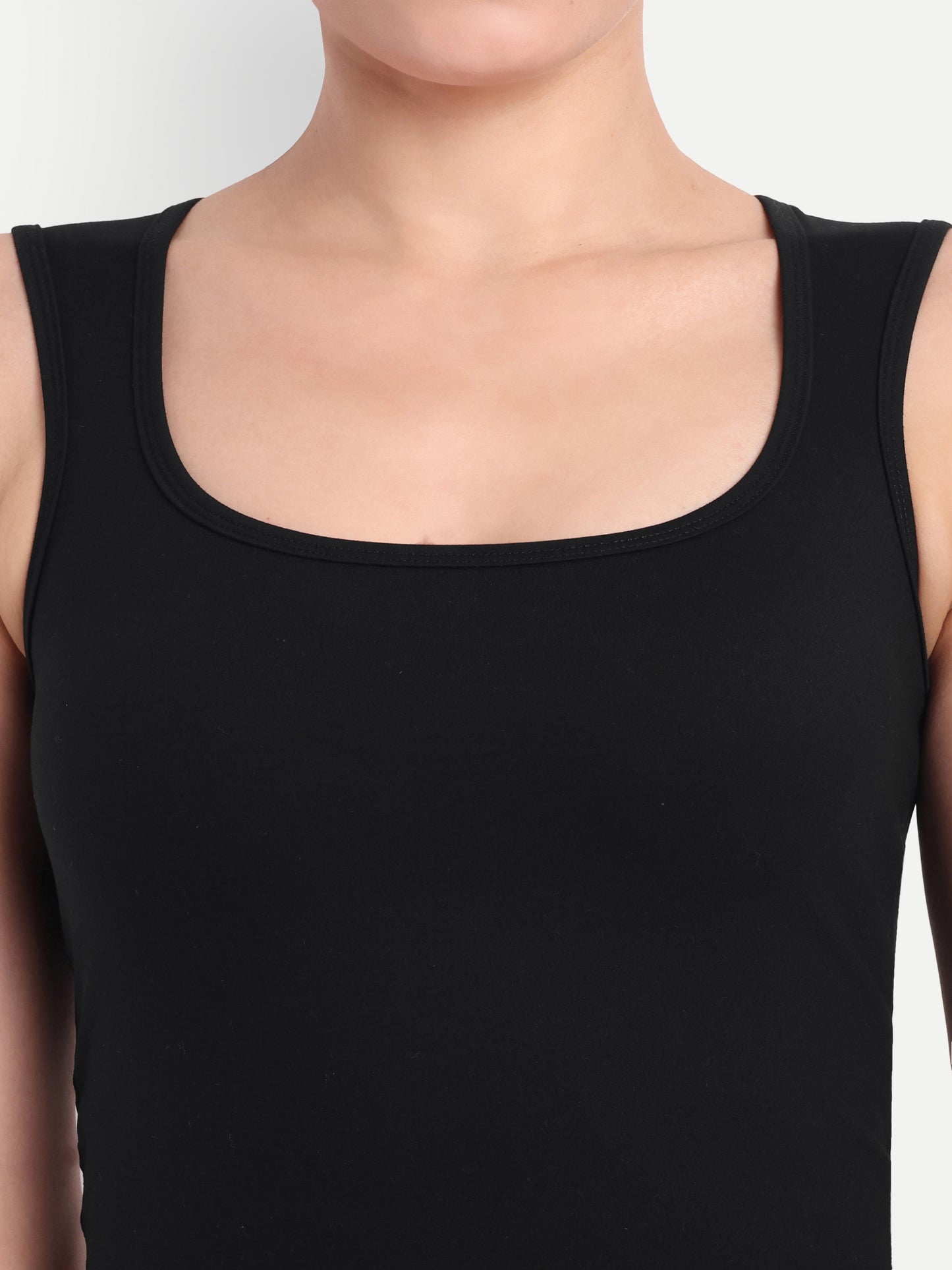 FLEUR CROP TOP IN BLACK