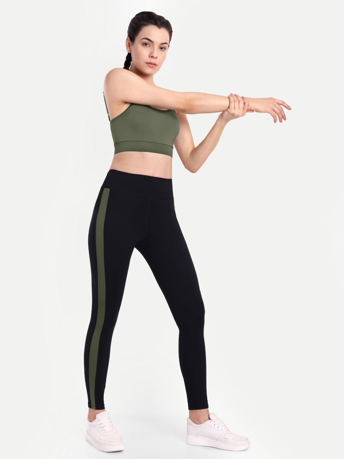 DEBBIE SPORTS BRA IN OLIVE GREEN