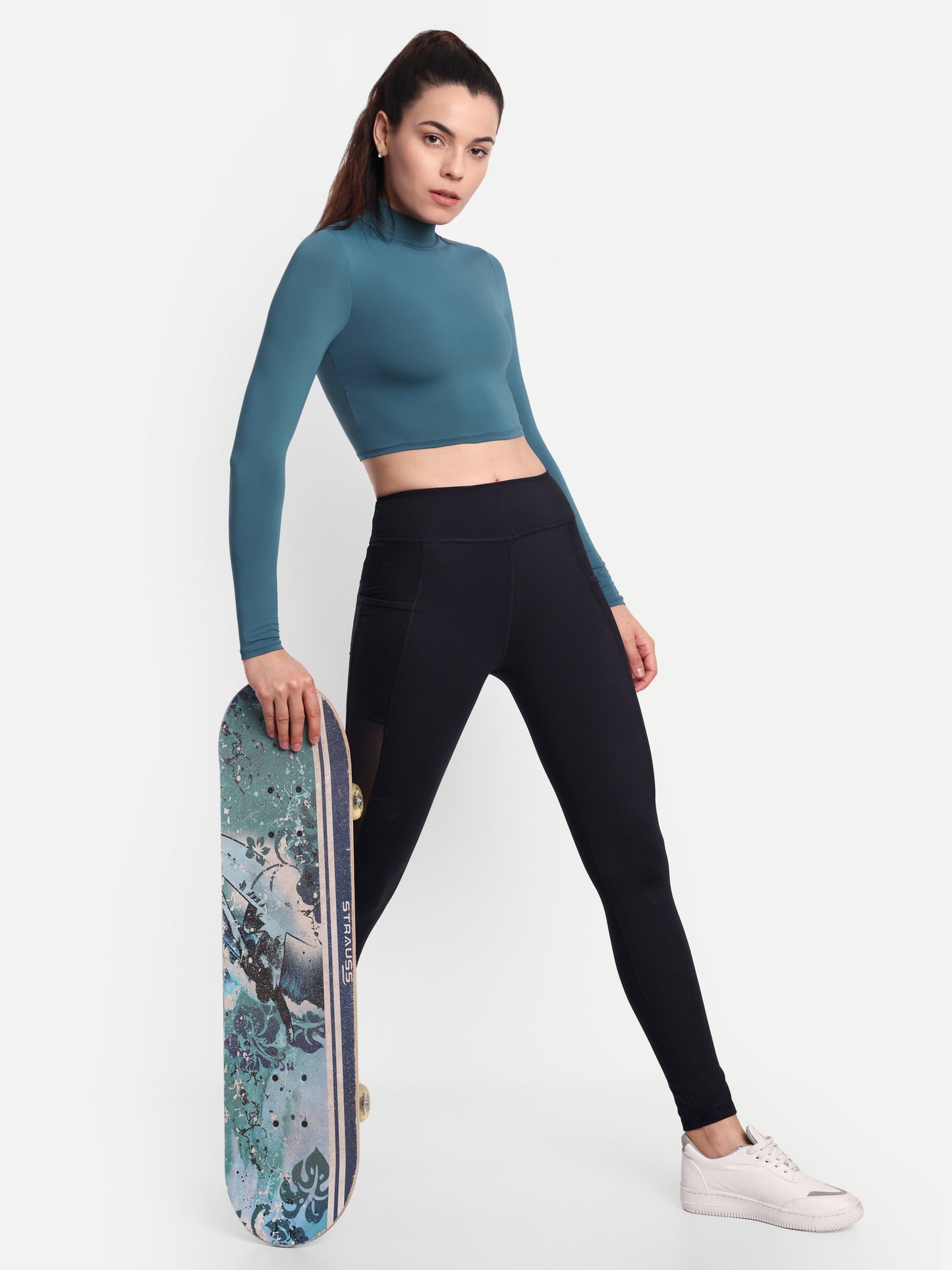 ELLE CROP TOP IN TEAL BLUE